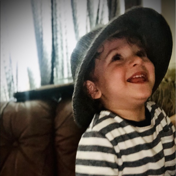 Meet your Posher, Jenna! - Picture 2 of 3